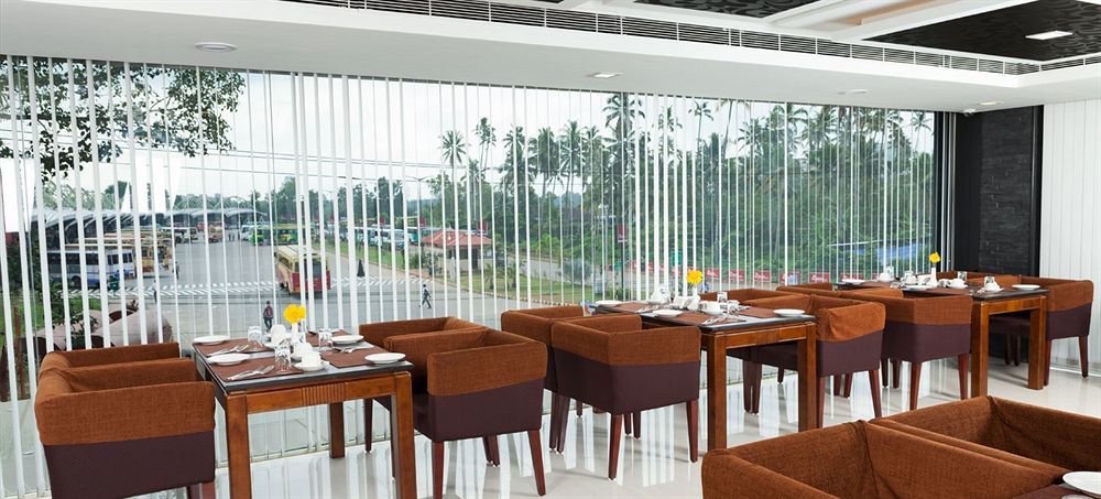 Готель Abaam Cochin Kochi Екстер'єр фото